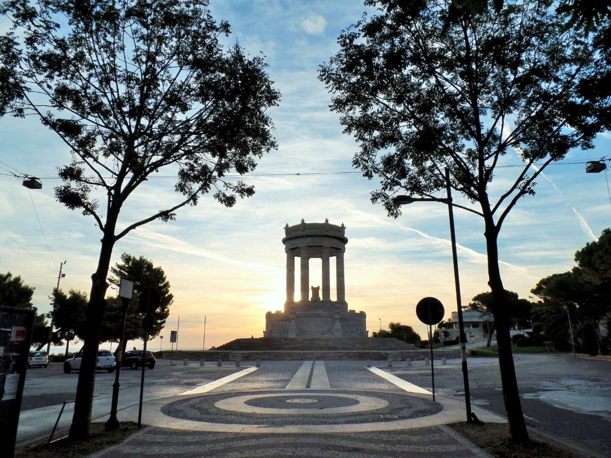 Italian Experience- Ancona City Apartment エクステリア 写真